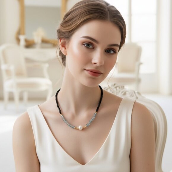 🆕️ Boho Chic Crystal & Freshwater Pearl Necklace With Gold Plated Bead Accents - Picture 8 of 11